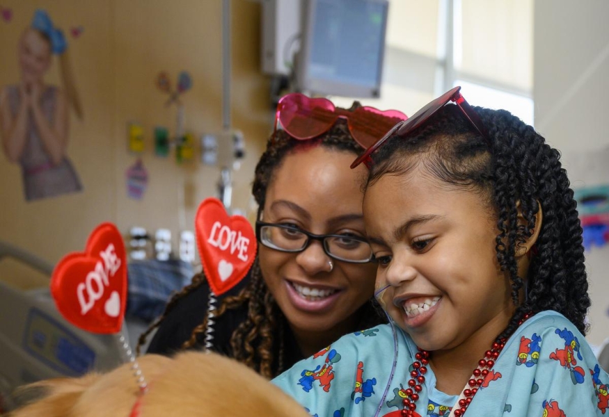 Pediatric cardiology patient Kyleigh Ward, 6, and her mother, Briancc